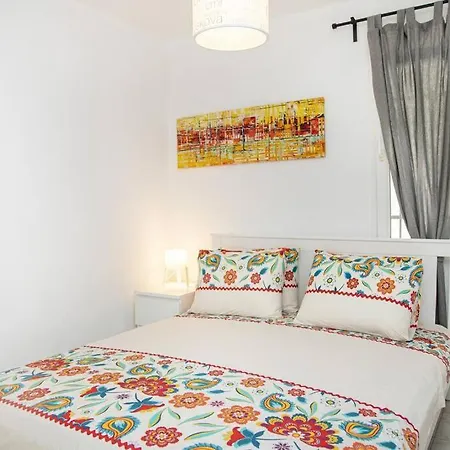 Apartment 1br Central House Near Shore *